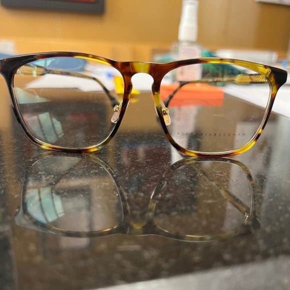 Victoria Beckham Tortoise Glasses - Picture 2 of 7